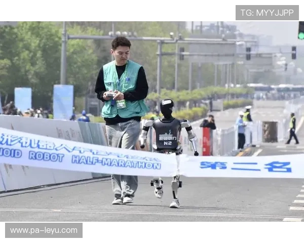 _智能器材助力马拉松：科学训练新里程_，马拉松机器人